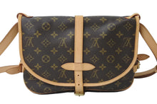 Load image into Gallery viewer, 極美品 LOUIS VUITTON ルイヴィトン ソミュール30 ショルダーバッグ ブラウン モノグラム ロゴ 斜めがけ M42256 中古 4c070255