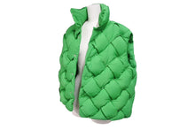 Load image into Gallery viewer, BOTTEGA VENETA ボッテガヴェネタ イントレチャート パテッドナイロンダウンベスト 664055 サイズXS グリーン 美品 中古 4c070284