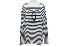Load image into Gallery viewer, CHANEL シャネル 長袖Ｔシャツ C07811W04206 サイズM 2008年 クリスマス限定 ココマーク ボーダー ホワイト 美品 中古 4c070293