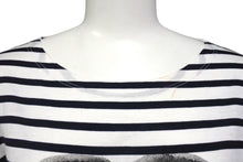 Load image into Gallery viewer, CHANEL シャネル 長袖Ｔシャツ C07811W04206 サイズM 2008年 クリスマス限定 ココマーク ボーダー ホワイト 美品 中古 4c070293