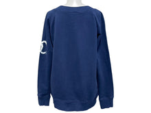 Load image into Gallery viewer, 極美品 CHANEL シャネル スウェット C63121K06167 サイズM 2013年 クリスマス限定 ココマーク ラグラン ネイビー 中古 4c070294