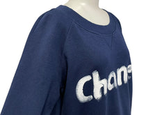 Load image into Gallery viewer, 極美品 CHANEL シャネル スウェット C63121K06167 サイズM 2013年 クリスマス限定 ココマーク ラグラン ネイビー 中古 4c070294
