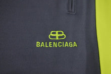 Load image into Gallery viewer, BALENCIAGA バレンシアガ トラックパンツ 601609 サイズ46 サイドライン 刺繍ロゴ グレー ライムグリーン 美品 中古 4c070297