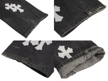Load image into Gallery viewer, CHROME HEARTS クロムハーツ LEVI&#39;S リーバイス クロスパッチ ウォッシュドデニムパンツ ブラック系 サイズ26 美品 中古 4c070348