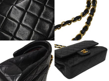Load image into Gallery viewer, CHANEL シャネル マトラッセ23 Wフラップ チェーン ショルダーバッグ ラムスキン 1番台 ブラック ゴールド金具 美品 中古 4c070383