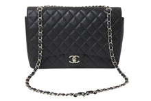 Load image into Gallery viewer, 極美品 CHANEL シャネル デカマトラッセ33 Wフラップ Wチェーン ショルダーバッグ 15番台 キャビアスキン ブラック シルバー金具 中古 4c070386