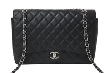 Load image into Gallery viewer, 極美品 CHANEL シャネル デカマトラッセ33 Wフラップ Wチェーン ショルダーバッグ 15番台 キャビアスキン ブラック シルバー金具 中古 4c070386