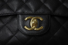 Load image into Gallery viewer, 極美品 CHANEL シャネル デカマトラッセ33 Wフラップ Wチェーン ショルダーバッグ 15番台 キャビアスキン ブラック ゴールド金具 中古 4c070392