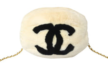 Load image into Gallery viewer, CHANEL シャネル ラパン ファー チェーン ショルダーバッグ アイボリー ブラック ココマーク アームウォーマー ゴールド金具 美品 中古 4c070395