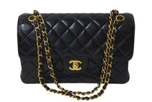 Load image into Gallery viewer, 極美品 CHANEL シャネル マトラッセ ワンショルダーバッグ 4番台 Wフェイス Wチェーン 25cm ラムスキン ココマーク ゴールド金具 中古 4c070397