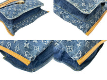 Load image into Gallery viewer, LOUIS VUITTON ルイヴィトン モノグラムデニム フラット ショッパー トートバッグ M95018 ブルー ロゴ 鞄 ゴールド金具 美品 中古 4c070417