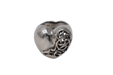 Load image into Gallery viewer, CHROMEHEARTS クロムハーツ ラージハート リング 指輪 アクセサリー シルバー925 28.9g サイズ16 美品 中古 4c070420
