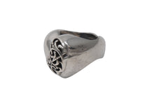 Load image into Gallery viewer, CHROMEHEARTS クロムハーツ ラージハート リング 指輪 アクセサリー シルバー925 28.9g サイズ16 美品 中古 4c070420