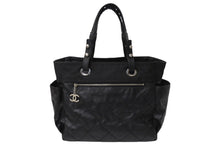 Load image into Gallery viewer, CHANEL シャネル バリビアリッツトートGM ココマーク 12番台 2008年 コーティングキャンバス ブラック シルバー 美品 中古 4c070423