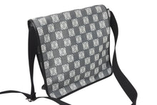 Load image into Gallery viewer, LOEWE ロエベ アナグラム ショルダーバッグ クロスボディバッグ キャンバス レザー ブラック ネイビー ホワイト 美品 中古 4c070428