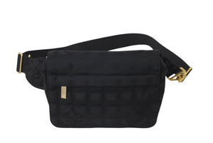 CHANEL シャネル ニュートラベルライン ウエストバッグ ショルダーバッグ ナイロン ブラック ゴールド金具 美品 中古 4c070438