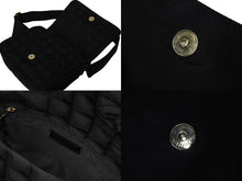 Load image into Gallery viewer, CHANEL シャネル ニュートラベルライン ウエストバッグ ショルダーバッグ ナイロン ブラック ゴールド金具 美品 中古 4c070438
