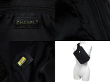 Load image into Gallery viewer, CHANEL シャネル ニュートラベルライン ウエストバッグ ショルダーバッグ ナイロン ブラック ゴールド金具 美品 中古 4c070438