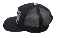 Load image into Gallery viewer, CHROME HEARTS クロムハーツトラッカーキャップ CHロゴ刺繍 クロスボール シルバー 925 ブラック 中古 美品 4c070444