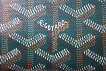 Load image into Gallery viewer, GOYARD ゴヤール マティニョンミニ コインケース グリーン ゴヤールディンキャンバス シルバー金具 美品 中古 4c070446