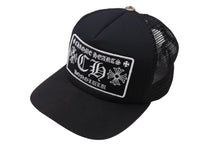 Load image into Gallery viewer, CHROME HEARTS クロムハーツトラッカーキャップ ホノルル限定 CHロゴ刺繍 クロスボール シルバー 925 ブラック 中古 美品 4c070448
