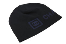Load image into Gallery viewer, 極美品 CHANEL シャネル ココマークロゴ ニット帽 帽子 キャップ ビーニー ウール ブラック ブルー b220108 中古 4c070459