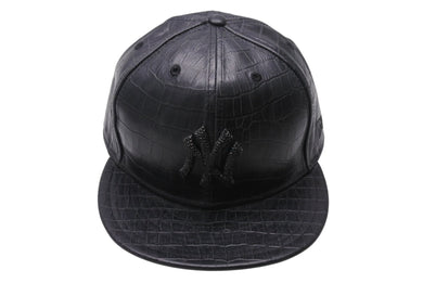 NEW ERA ニューエラ キャップ レザー 牛革 ブラック スワロフスキー サイズ7 3/8 58.7cm 美品 中古 4c070476