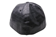 Load image into Gallery viewer, NEW ERA ニューエラ キャップ レザー 牛革 ブラック スワロフスキー サイズ7 3/8 58.7cm 美品 中古 4c070476