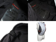 Load image into Gallery viewer, PRADA プラダスポーツ リュック デイパック 4VZ033 イタリア製 ポリエステル ポリウレタン グレー レッド ライトブルー 美品 中古 4c070490