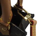 Load image into Gallery viewer, 極美品 LOUIS VUITTON ルイヴィトン プティットサックプラ ハンドバッグ M69442 2WAY モノグラム ブラウン ゴールド金具 中古 4c070497