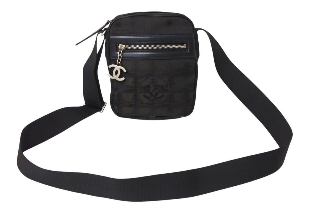極美品 CHANEL シャネル ニュートラベルライン ショルダーバッグ A30913 10番台 ココマーク ブラック ブラウン ナイロンキャンバス 中古 4c070504
