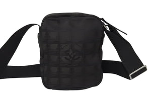 極美品 CHANEL シャネル ニュートラベルライン ショルダーバッグ A30913 10番台 ココマーク ブラック ブラウン ナイロンキャンバス 中古 4c070504