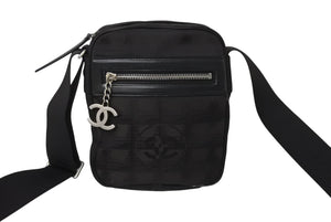 極美品 CHANEL シャネル ニュートラベルライン ショルダーバッグ A30913 10番台 ココマーク ブラック ブラウン ナイロンキャンバス 中古 4c070504