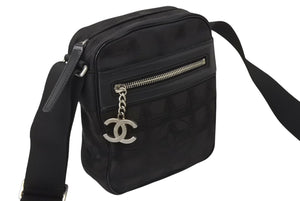 極美品 CHANEL シャネル ニュートラベルライン ショルダーバッグ A30913 10番台 ココマーク ブラック ブラウン ナイロンキャンバス 中古 4c070504