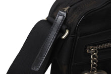 Load image into Gallery viewer, 極美品 CHANEL シャネル ニュートラベルライン ショルダーバッグ A30913 10番台 ココマーク ブラック ブラウン ナイロンキャンバス 中古 4c070504