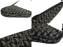 Load image into Gallery viewer, Christian Dior クリスチャンディオール トロッター サドルポーチ ロゴ ハンドバッグ 総柄 ブラック シルバー金具 美品 中古 4c070527