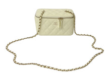 Load image into Gallery viewer, 極美品 CHANEL シャネル バニティバッグ AP1341 チェーンショルダー キャビアスキン アイボリー ココマーク ランダム番台 中古 4c070537