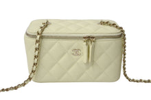 Load image into Gallery viewer, 極美品 CHANEL シャネル バニティバッグ AP1341 チェーンショルダー キャビアスキン アイボリー ココマーク ランダム番台 中古 4c070537