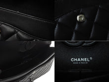Load image into Gallery viewer, 極美品 CHANEL シャネル チェーンショルダーバッグ マトラッセ25 Wフラップ ソーブラック ランダムシリアル 中古 4c070548