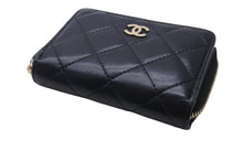 Load image into Gallery viewer, CHANEL シャネル ココマーク コインケース ミニウォレット 30番台 ラムスキン ブラック ゴールド金具 美品 中古 4c070742
