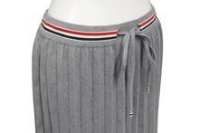 Load image into Gallery viewer, 極美品 THOM BROWNE トムブラウン 22SS プリーツ スカート FKK096A Y3009055 コットン グレー サイズ36 中古 4c070806
