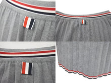 Load image into Gallery viewer, 極美品 THOM BROWNE トムブラウン 22SS プリーツ スカート FKK096A Y3009055 コットン グレー サイズ36 中古 4c070806