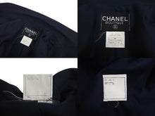 Load image into Gallery viewer, 極美品 CHANEL シャネル 96C クロップド ダブルブレストジャケット P06257V03888 ウール ネイビー サイズ36 中古 4c070827