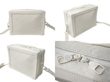 Load image into Gallery viewer, 極美品 LOUIS VUITTON ルイヴィトン ソフトトランク ショルダーバッグ ホワイト M53287 ヴァージル初期 トリヨン 中古 4c070887