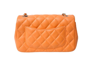 極美品 CHANEL シャネル 横長 20cm ショルダーバッグ A69900 31番台 ミニマトラッセショルダーチェーン オレンジ ラムスキン 中古 4c070888