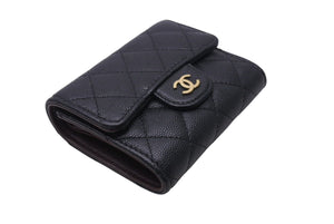 極美品 CHANEL シャネル クラシック スモール フラップ ウォレット 三つ折り財布 ランダム キャビアスキン ブラック 美品 中古 4c070910