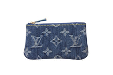 Load image into Gallery viewer, 新品未使用 LOUIS VUITTON ルイヴィトン ポシェット クレ コインケース M95343 モノグラム デニム ブルー 中古 4c070911