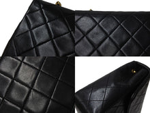 Load image into Gallery viewer, CHANEL シャネル 縦長 15cm ミニマトラッセ20 チェーンショルダーバッグ 1番台 ラムスキン ブラック ゴールド 良品 中古 4c070966