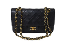 Load image into Gallery viewer, CHANEL シャネル マトラッセ23 Wフラップ チェーン ショルダーバッグ ラムスキン 2番台 ブラック ゴールド金具 美品 中古 4c070973