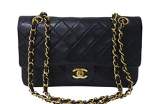 Load image into Gallery viewer, CHANEL シャネル マトラッセ23 Wフラップ チェーン ショルダーバッグ ラムスキン 2番台 ブラック ゴールド金具 美品 中古 4c070973